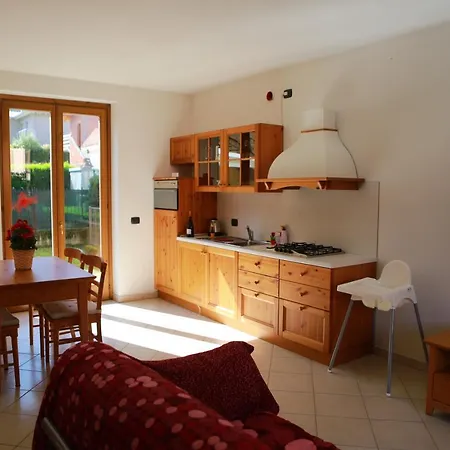 Casa Giardino Sulla Baia Colico